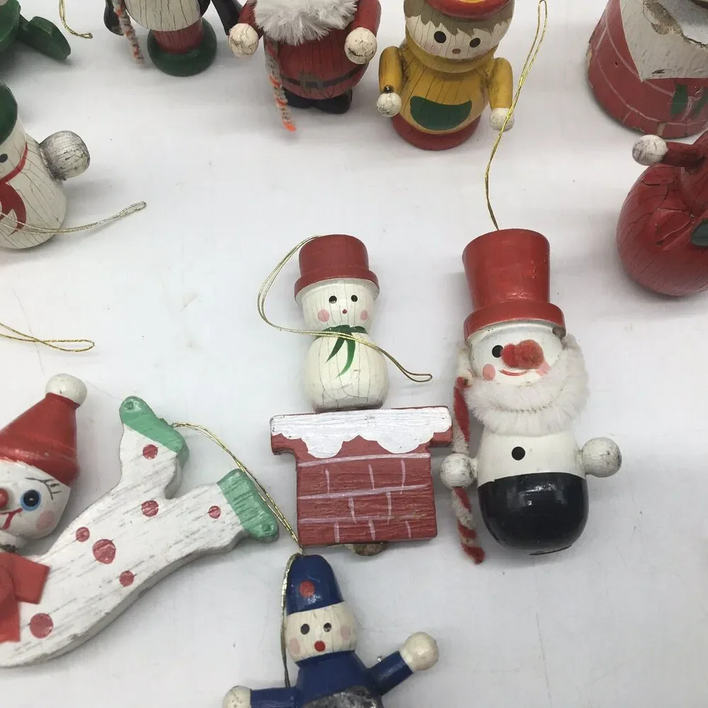 Vtg Hand Painted Wooden Christmas Ornaments Lot Of 17  Taiwan /China READ